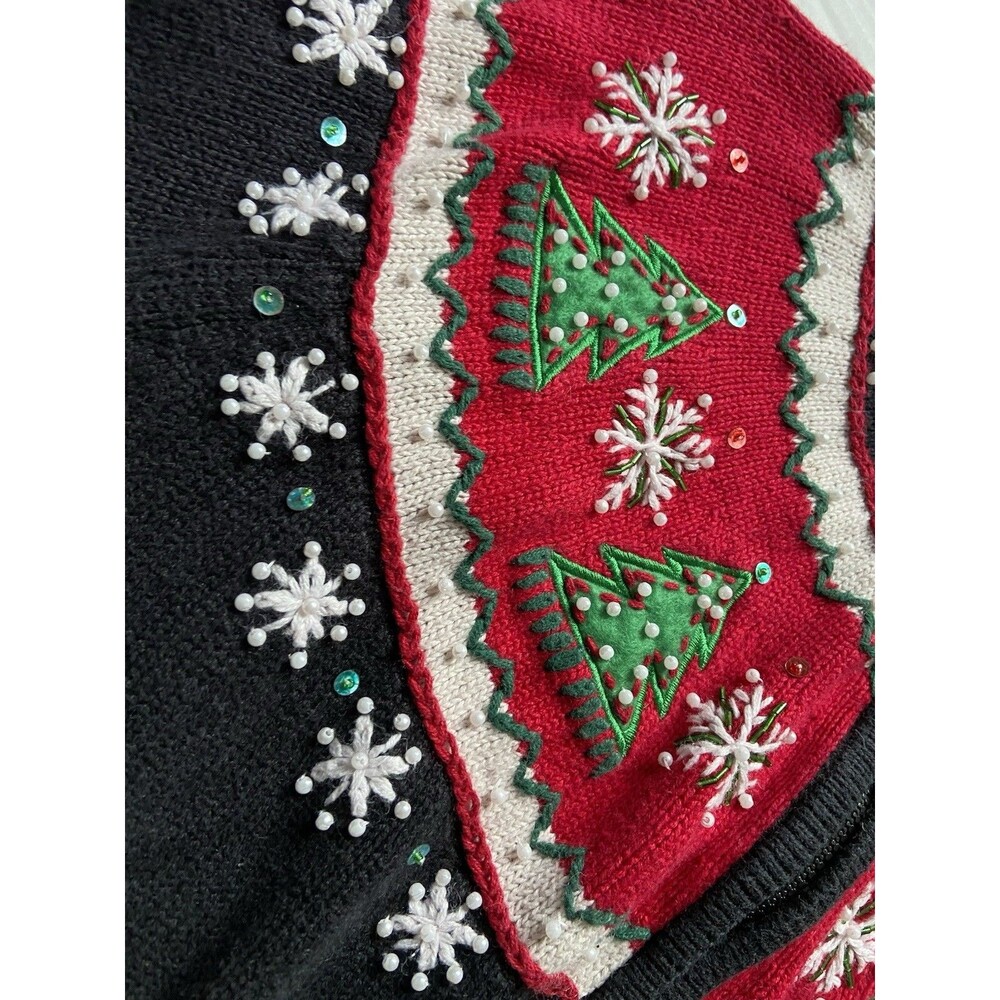 ASO Judy Greer Halloween Kills Christmas Sweater Size L Tiara International Ugly - Picture 11 of 14